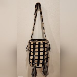 Elegant Black and Cream Checkered Shoulder Bag
